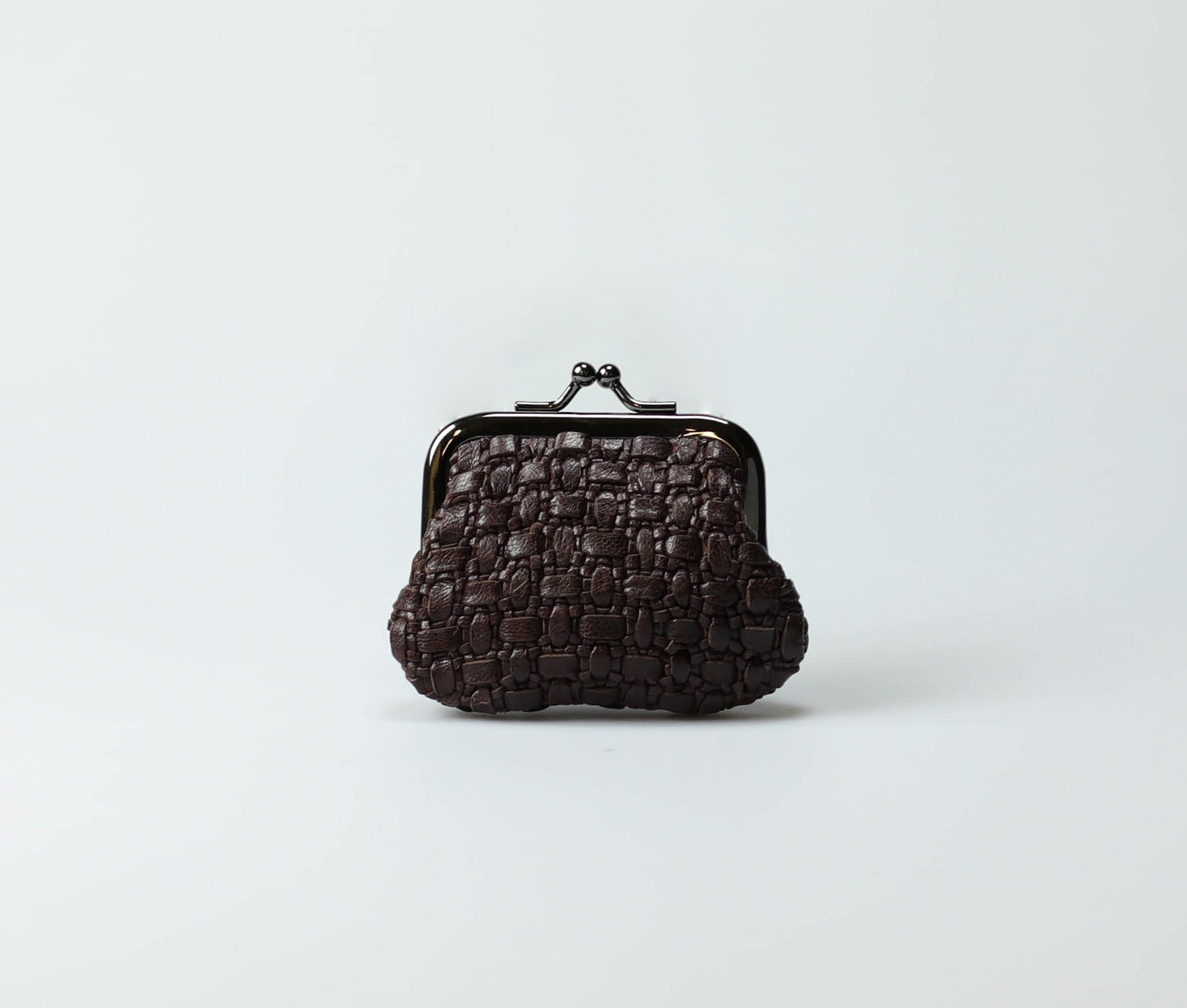 brown-women-classic-weave-coin-purse-tenu-tresse-1 brown-women-classic-weave-coin-purse-tenu-tresse-1